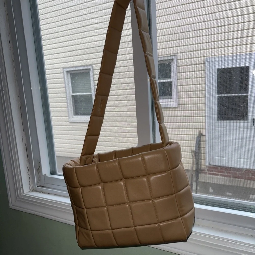A.w.a.k.e. Mode Pillow Convertible Shoulder Bag - Picture 1 of 7